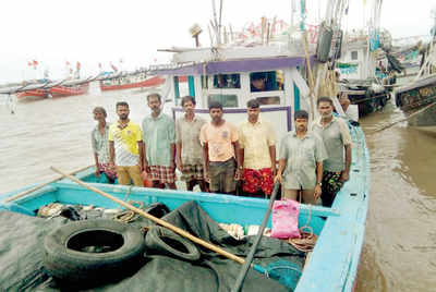 Lost at sea for 2 days, fishermen rescued