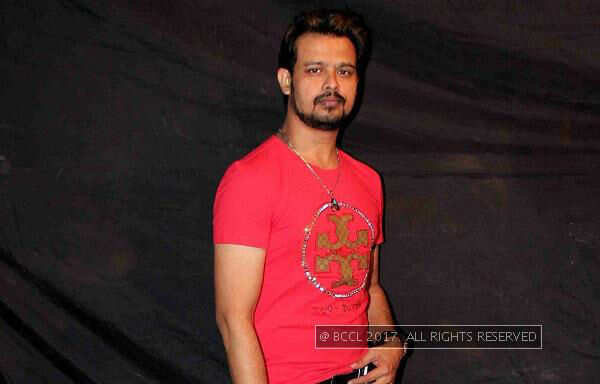 Ajay is my favourite Marathi singer: Raja Hasan