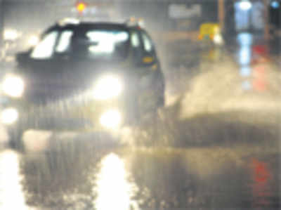 Heavy rain causes traffic jams in CBD