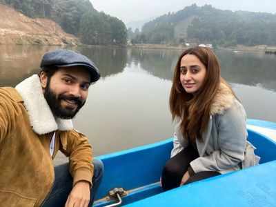 Varun Dhawan, Natasha Dalal enjoy boat ride in Arunachal Pradesh