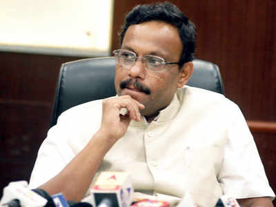 Education Minister Vinod Tawde orders probe, promises prompt action