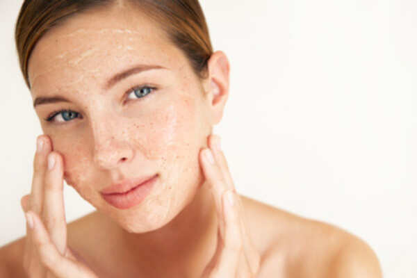 Home remedies to cure dry, flaky skin