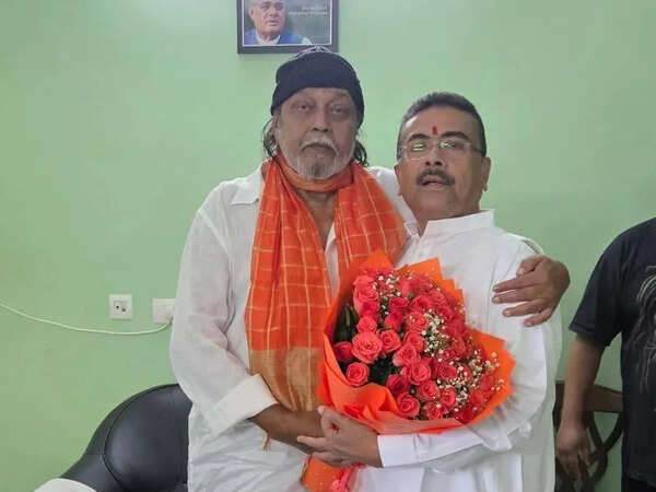 Suvendu meets Mithun at actor’s New Town home