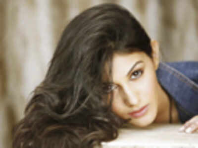 Amyra Dastur in CV Kumar movie