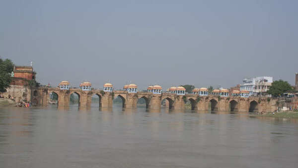 This major river flows entirely within Uttar Pradesh: Know which one and the legends associated with it