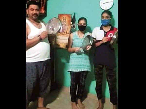 Stranded residents clang utensils to ‘wake up’ government