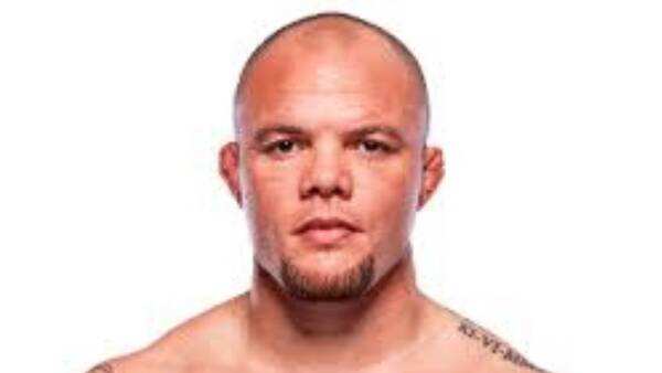Anthony Smith arrest update: Former UFC star granted $500K bond as judge orders no contact with wife