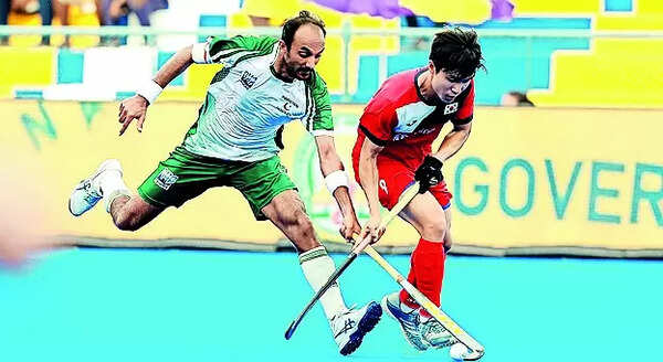 Bhutta wants Pakistan to take a cue from India