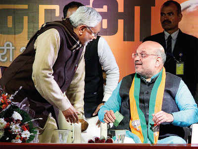 Amit Shah, Nitish share stage, but give CAA a miss