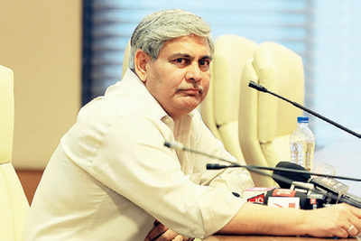 BCCI digs in, Manohar quits