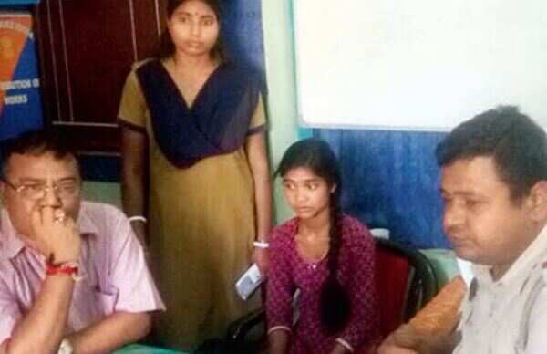 Purulia tribal girl walks 12km to stop marriage