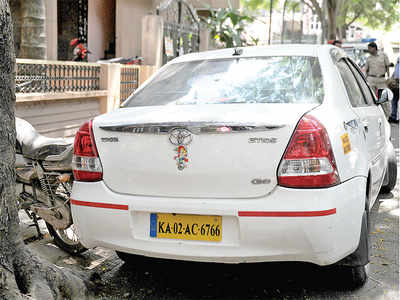 Clinic owner abducted,  driven around for over 6 hrs; escapes in filmi style after tyre bursts