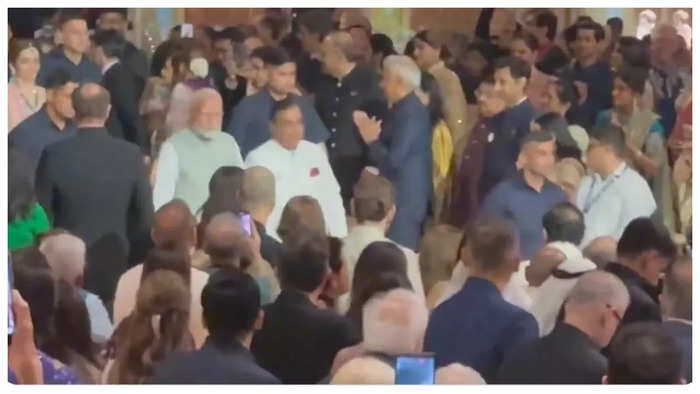 PM Narendra Modi arrives at the Shubh Aashirwad ceremony