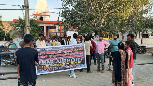 Jewar farmers seek jobs at Noida airport, meet YEIDA CEO