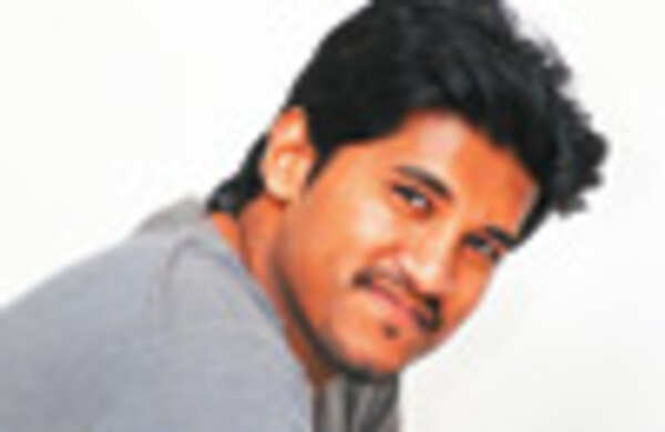 Everyone sways over Vijay's song