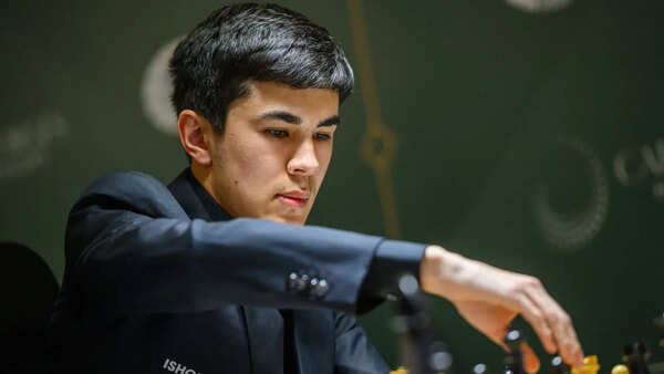 Candidates: Javokhir Sindarov takes commanding lead; Zhu Jiner beats Divya Deshmukh