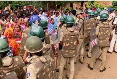 Bhangar agitation: Villagers pelt cops with stones during protest against power plant