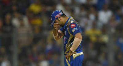 IPL 2017: Mumbai Indians'captain Rohit Sharma fined 50% of match fees for showing dissent