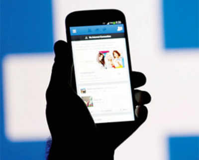 New Facebook job-hunting features challenge LinkedIn