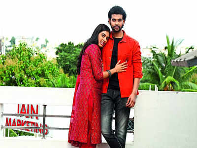 Kannada Movie Review-Guns and Roses: Old wine in new bottle