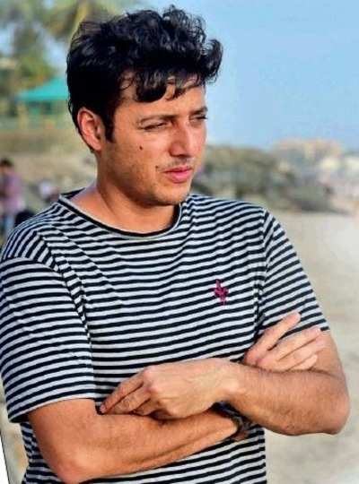 Versova Beach Clean up suspended; Afroz Shah says, “I wanted to do something for the country. But I have been defeated”