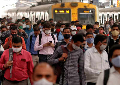 Central Railway warns against old and fake videos of the crowd at stations in different groups