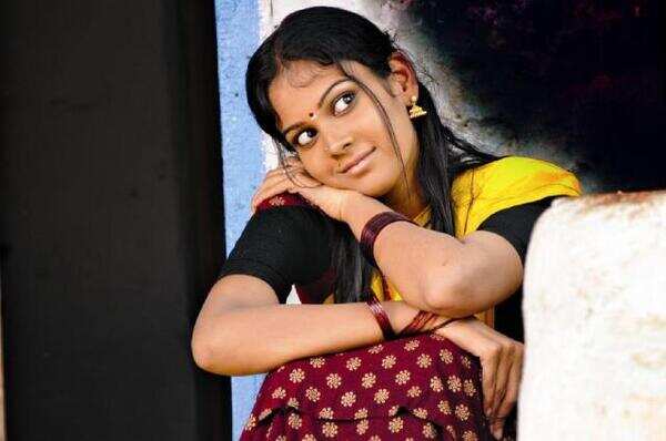 Chandini is back with Por Kuthirai