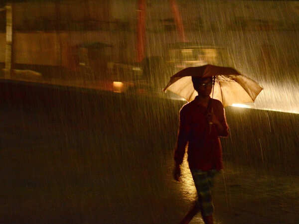 Vijayawada enjoys its first monsoon rain