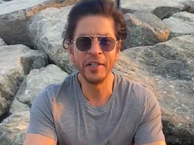 Shah Rukh Khan thanks fans for birthday wishes, promises bigger and better party next year