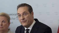 Austrian vice chancellor quits amid video scandal 