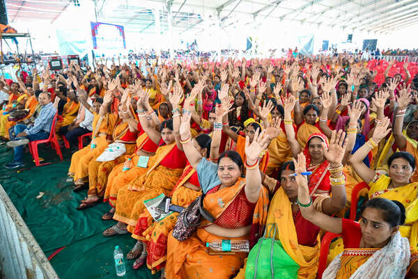Women dominate crowd as Modi chants echo at Gandhi Maidan