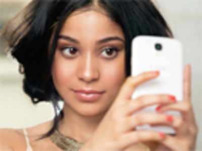 Taking a ‘selfie’ may help cure your skin problems