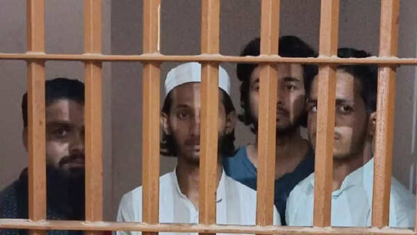 Uttar Pradesh: Four arrested for offering namaz inside Lulu Mall premises in Lucknow