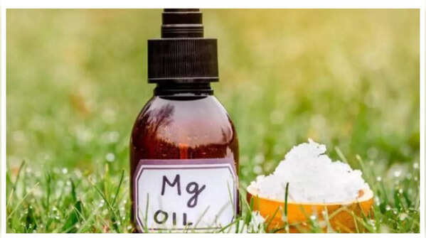 5 benefits of applying magnesium oil to the feet every night