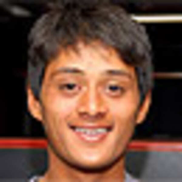 Delhi concede first innings lead to Gujarat