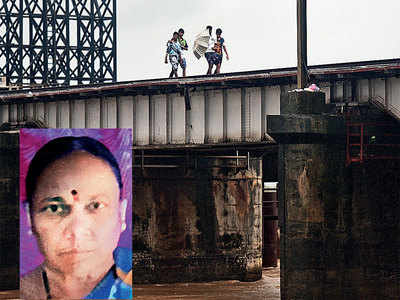 5 days after fall off Vaitarna bridge, woman’s body found