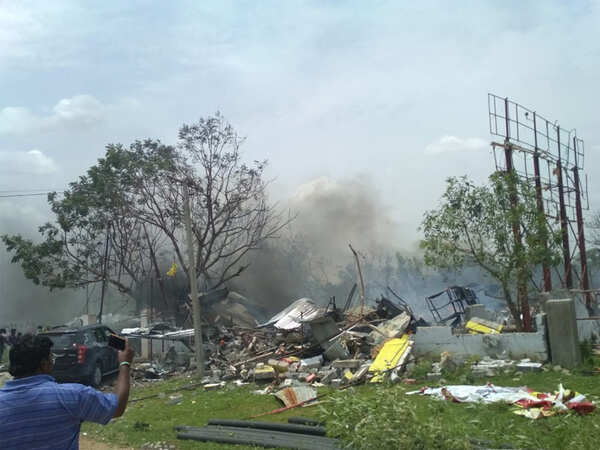 Blast rips through Warangal cracker-making unit, 8 killed