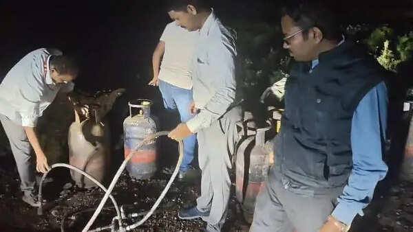 LPG pilferage racket busted in Sambhajinagar, two tanker capsules & Rs 20L worth of LPG seized