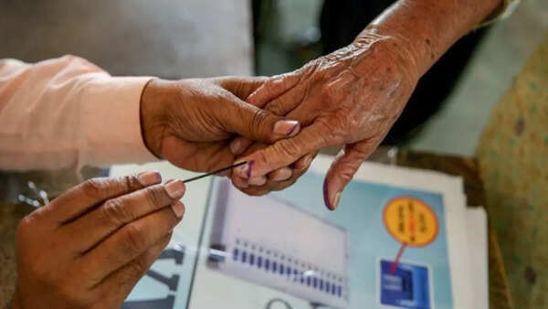 Collectors take initiatives to boost turnout in Maharashtra's Jalgaon, reach out to elderly voters