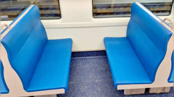 Vande Metro Interior