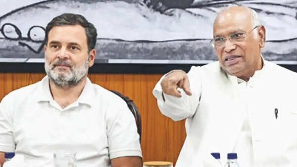 Kerala CM decision nears? Rahul Gandhi to consult former KPCC chiefs as delay irks ally IUML