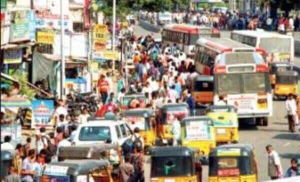 Hawker hazard irks Secunderabad commuters