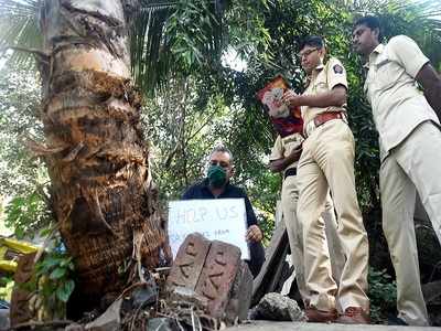 Borivali residents hold protest alleging tree poisoning