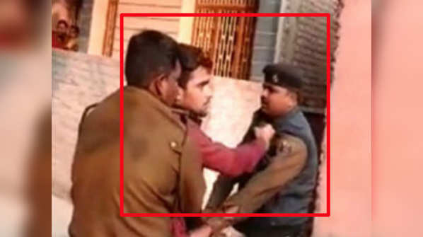 Bihar-Cop-slap (1)