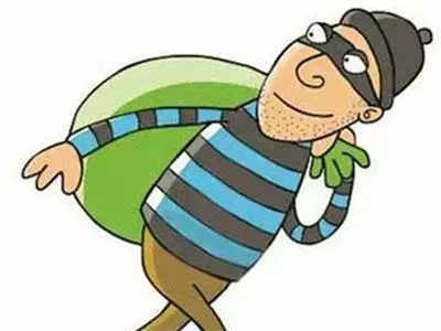 Two break into bizman’s home; steal Rs 35,000