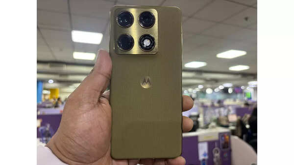 Motorola Signature Series first impressions: Stylish design, solid performance