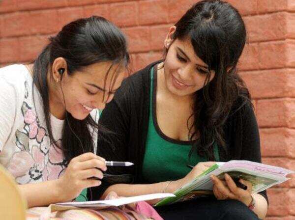 More admissions than seats, history most popular in DU