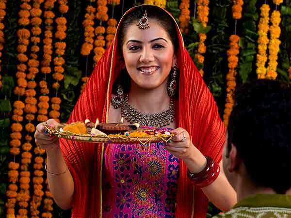 Make-up tips to look your best at Diwali