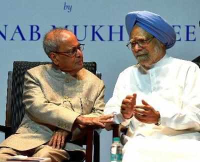 Pranab Mukherjee would have been a better Prime Minister: Manmohan Singh at former President's autobiography launch