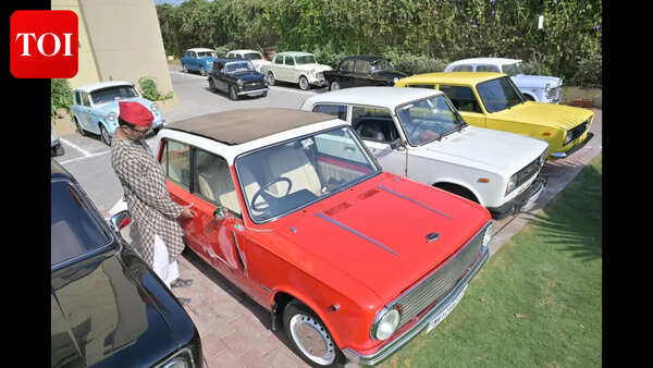 VINTAGE WHEELS TURN SHOWSTOPPERS